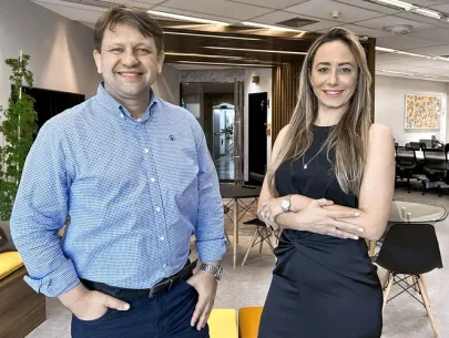 Amanda-e-Valmir Fini agora faz parte de um seleto clube de marcas brasileiras.